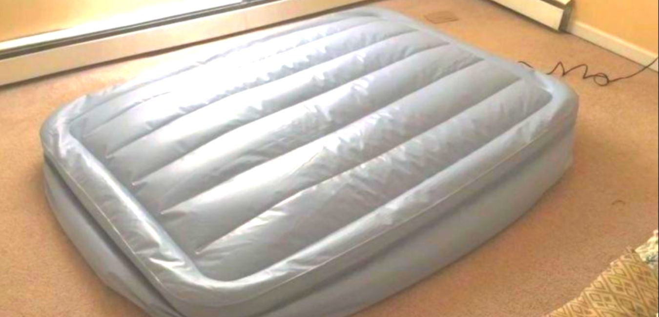 How to deflate an air mattress without a pump
