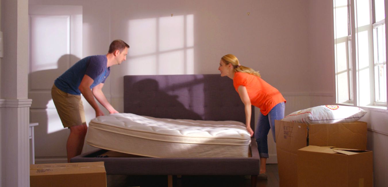 Moving a Purple mattress without anyone else or employing somebody