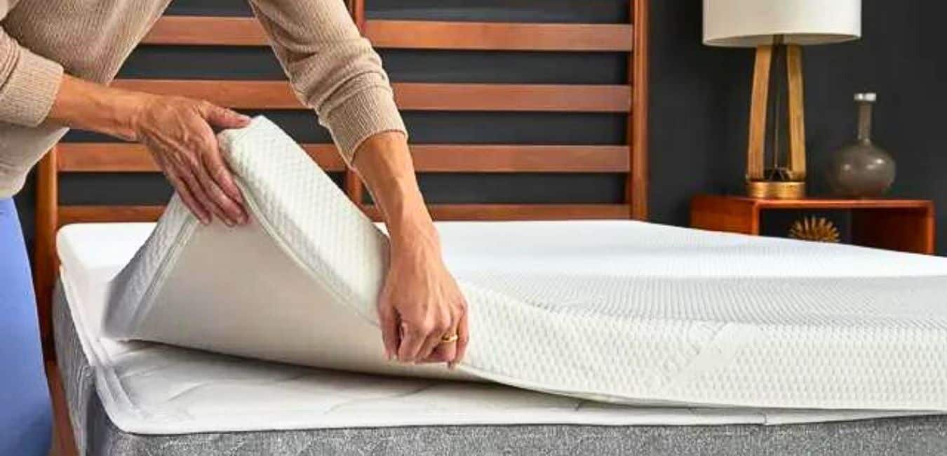 Cooling topper for memory foam mattress